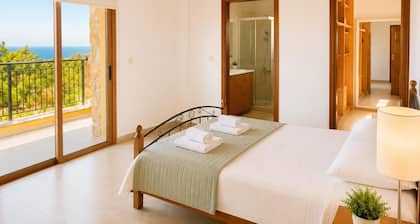 Villa Androulla - Five Bedroom Villa, Sleeps 8