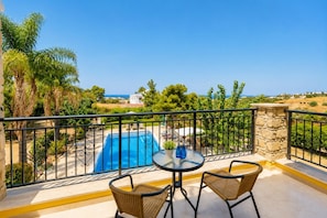 Property grounds - Villa Androulla - Five Bedroom Villa, Sleeps 8 (Argaka)