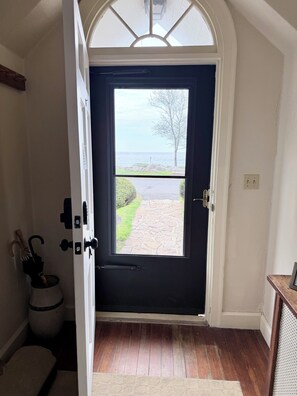 Interior - Main Unit of Two family home/pet friendly (Gloucester)