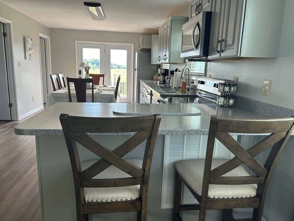 Fridge, microwave, oven, stovetop - Serenity with Mountain Views 3BR Deckside Views (Greeneville)
