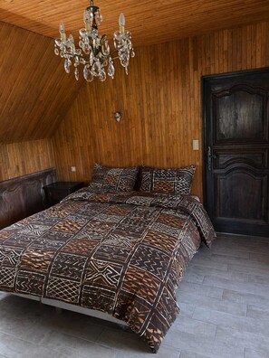 5 bedrooms, WiFi, bed sheets - Villa Béarnaise close to the mountains, the Basque country and Spain (Arette)