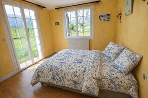 5 bedrooms, WiFi, bed sheets - Villa Béarnaise close to the mountains, the Basque country and Spain (Arette)