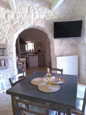 Deluxe Double or Twin Room, Garden View | Dining - b&b Pignarè (LOCOROTONDO)