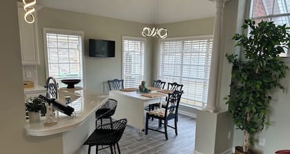 Luxury 3-Bedroom Retreat Near Shoppes at EastChase