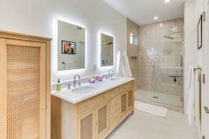 Towels - Golf Course View + Resort Perks: Palm Desert Gem! (Palm Desert)