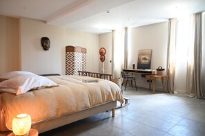 Habitación doble Deluxe, vista al jardín | Wifi gratis y ropa de cama 