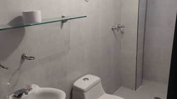 Standaard tweepersoonskamer | Badkamer