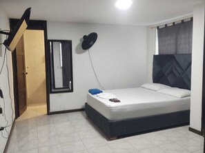 Chambre Standard double | Accès au Wi-Fi (inclus)