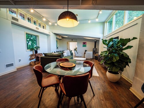  Downtown Easton Loft Cozy & Secluded - Walkable to shops, restaurants, & river