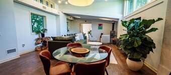 Downtown Easton Loft Cozy & Secluded - Walkable to shops, restaurants, & river