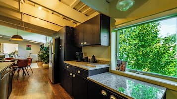 Microwave, oven, stovetop, dishwasher