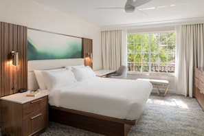 Tabla de planchar con plancha, wifi, ropa de cama