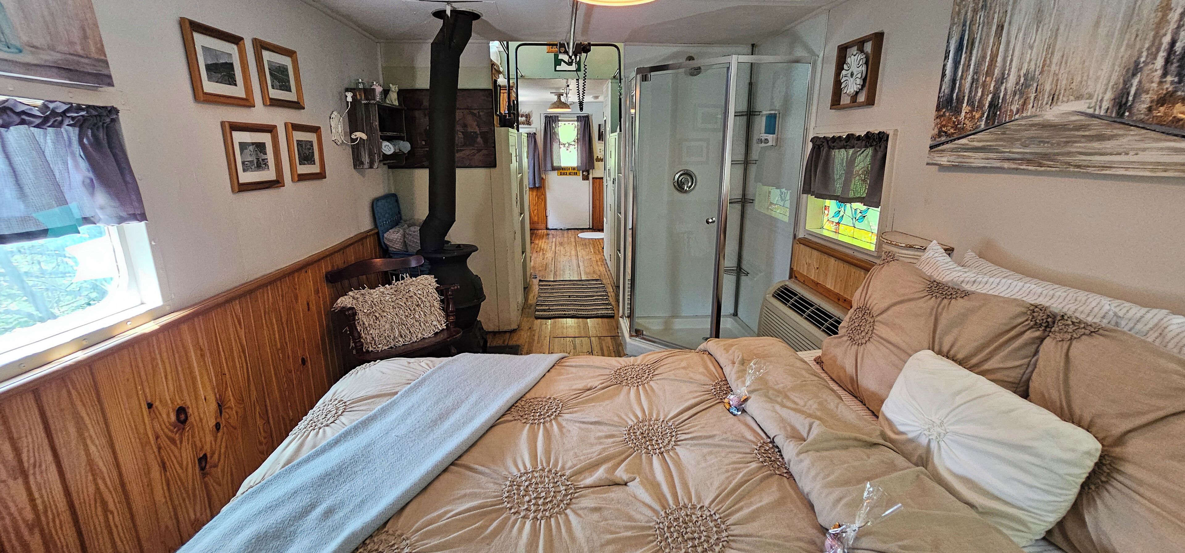 1 bedroom, iron/ironing board, bed sheets