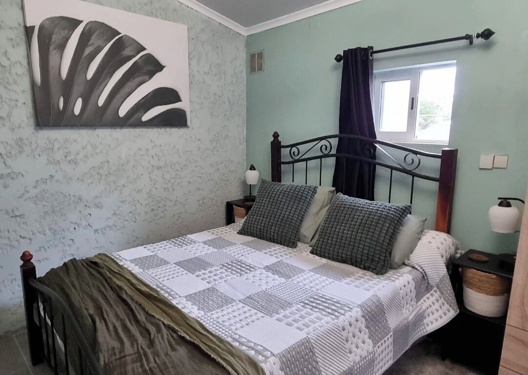 Ferros/tábuas de passar roupa, Wi-Fi de cortesia, roupa de cama