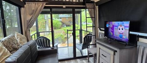 Cottage, Air conditioning, Lake View | Living area