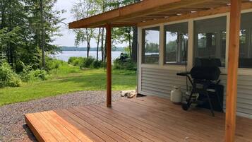 Casa de campo, aire acondicionado, vista al lago | Terraza o patio