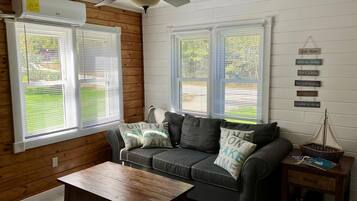 Casa, aire acondicionado, junto al lago | Área de sala de estar