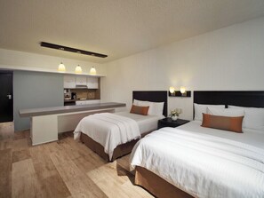 Estudio estándar, balcón, vista al jardín