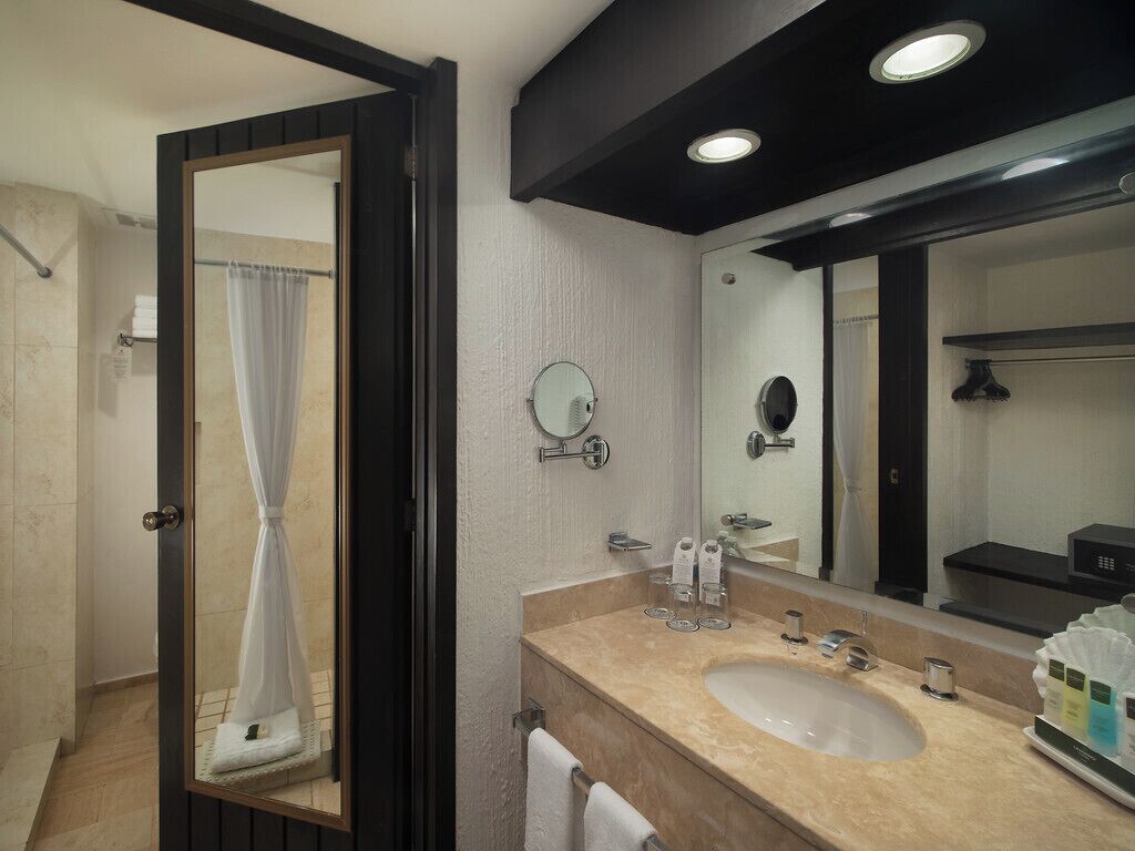 Standard Studio, Balcony, Garden View | Bathroom