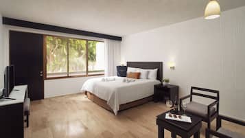 Studiosuite – standard, balkong, hageutsikt | Safe på rommet, strykejern/-brett og wi-fi (inkludert)