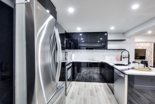 NDG Dreams! New & Modern 3BR Easy City Life