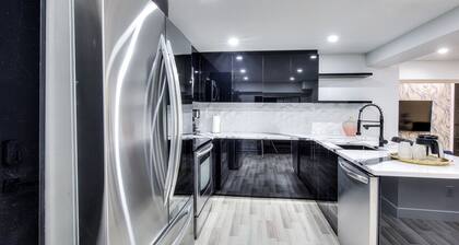 NDG Dreams! New & Modern 3BR Easy City Life