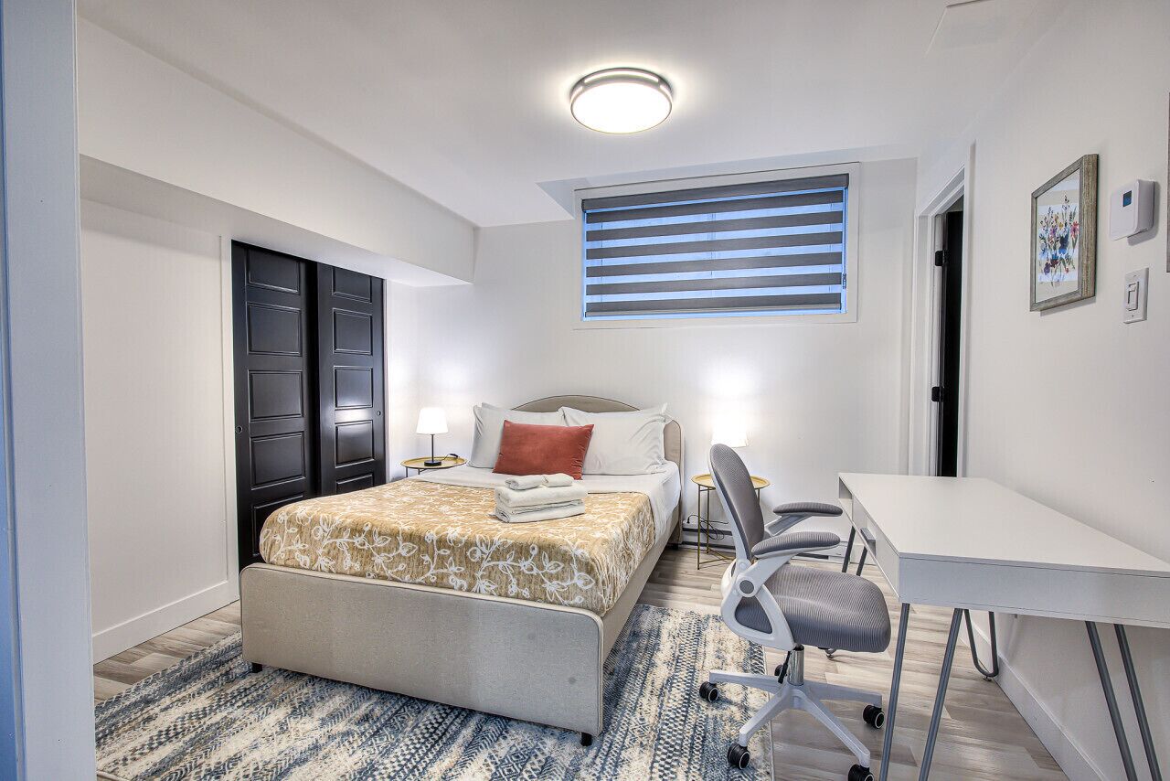 Skrivebord, wi-fi og sengetøy