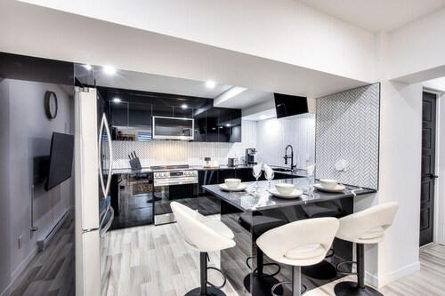 Charm & Comforts 1BR Apt NDG by Downtown Montreal