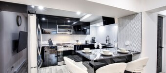 Charm & Comforts 1BR Apt NDG by Downtown Montreal