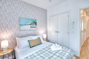 Iron/ironing board, WiFi, bed sheets