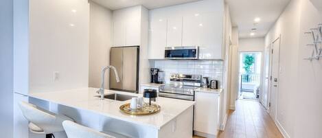 Microwave, oven, stovetop, coffee/tea maker