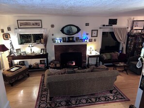 TV, fireplace - Eclectic and Charming Victorian Home located in Sandpoint’s Historic District (Sandpoint)