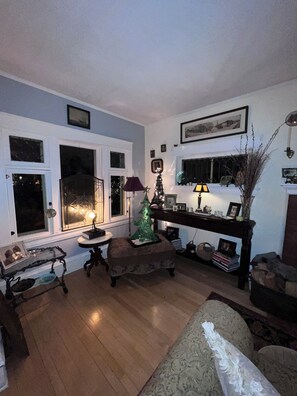 Interior - Eclectic and Charming Victorian Home located in Sandpoint’s Historic District (Sandpoint)