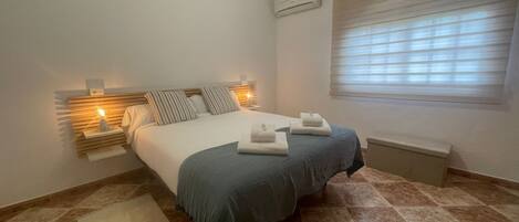 5 chambres, fer et planche à repasser, Wi-Fi, draps fournis