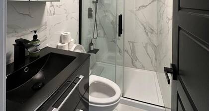 NDG Comfort & Escape Studio Easy Downtown Access