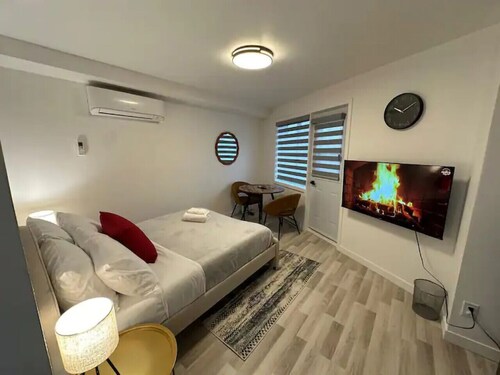 NDG Comfort & Escape Studio Easy Downtown Access