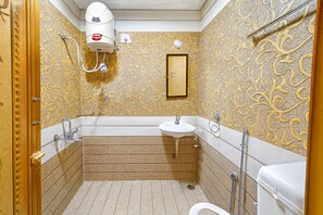 Towels, soap, shampoo - Holidayz by Stayz Royale Yercaud (Yercaud)