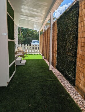 Terrace/patio - PrimeStay in Modern Studio in Prime Location (Hollywood)
