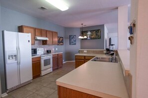 Microwave, oven, stovetop - Family‑Friendly 4BR Getaway Near Alamo Ranch & SeaWorld (San Antonio)
