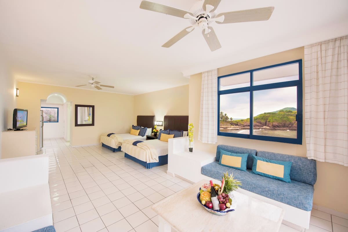 Junior Suite All Inclusive Elite Golf Experience | Down duvets, in-room safe, iron/ironing board, free WiFi