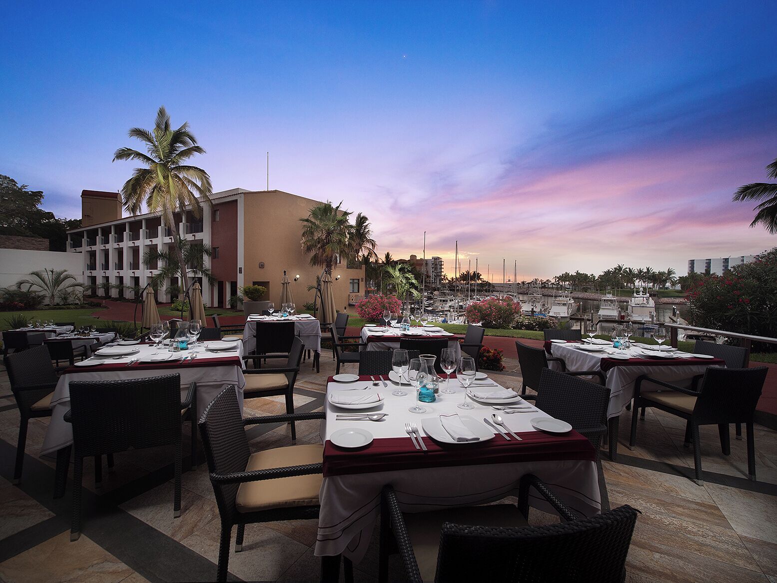 5 Restaurants; Frühstück, Mittagessen und Abendessen werden serviert