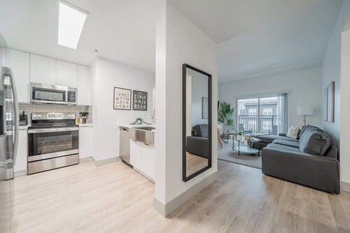 4BR with Balcony and City View + Parking