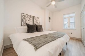 4 Schlafzimmer, Schreibtisch, Bügeleisen/Bügelbrett, WLAN