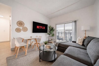 4BR with Balcony and City View + Parking