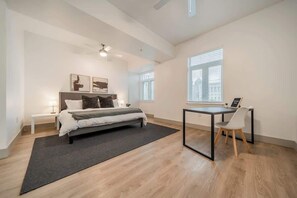 3 Schlafzimmer, Schreibtisch, Bügeleisen/Bügelbrett, WLAN