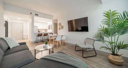 Uptown 4 King Bed, Near Stadiums ,Parking