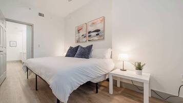 3 bedrooms, iron/ironing board, WiFi, bed sheets