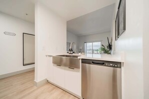 Interior - Uptown 4 Bed w Balcony Downtown, Parking (Charlotte)