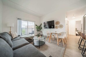 Téléviseur, bureau