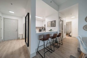 Interior - 4BR, Walk to NFL with Gym, Parking (Charlotte)